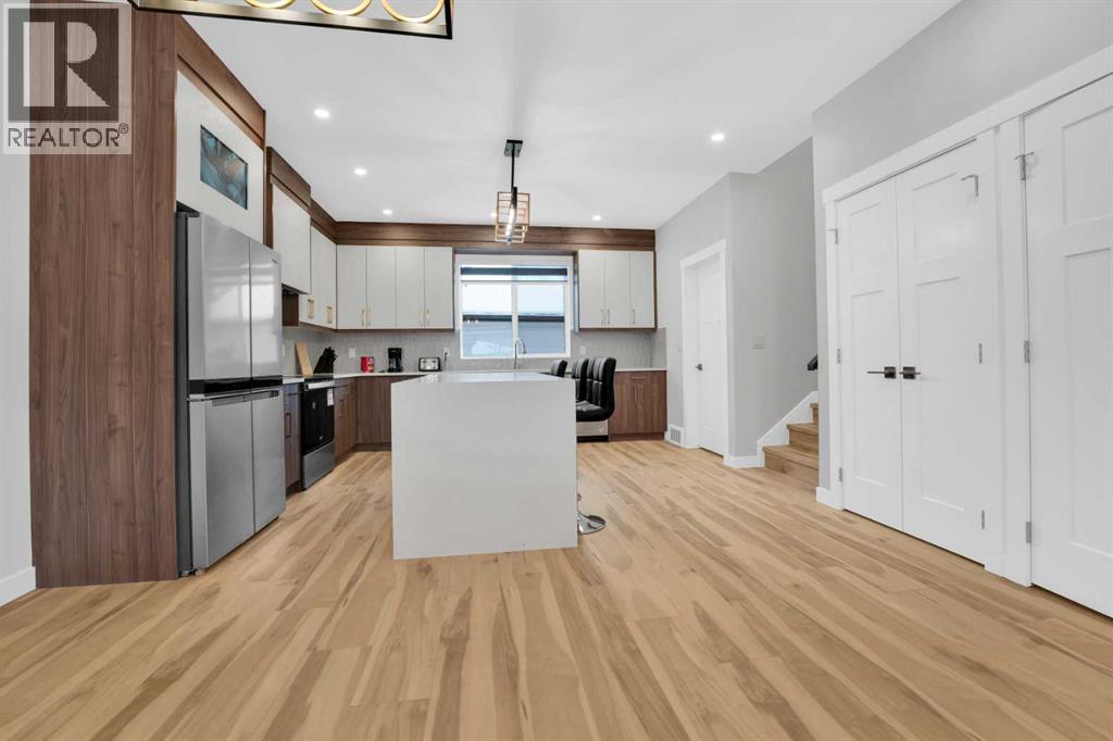 Single Family House for Sale in   Avenue SE Willow Park Calgary 