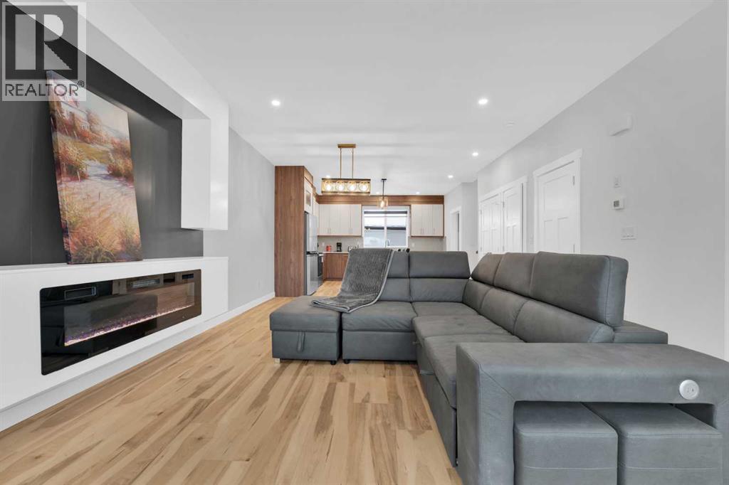 Single Family House for Sale in   Avenue SE Willow Park Calgary 