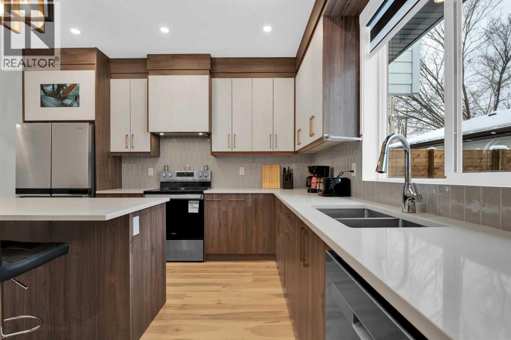 Single Family House for Sale in   Avenue SE Willow Park Calgary 