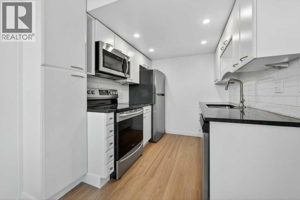 Single Family House for Sale in    Avenue NW Huntington Hills Calgary 