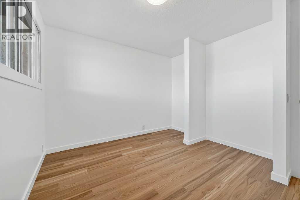 Single Family House for Sale in    Avenue NW Huntington Hills Calgary 