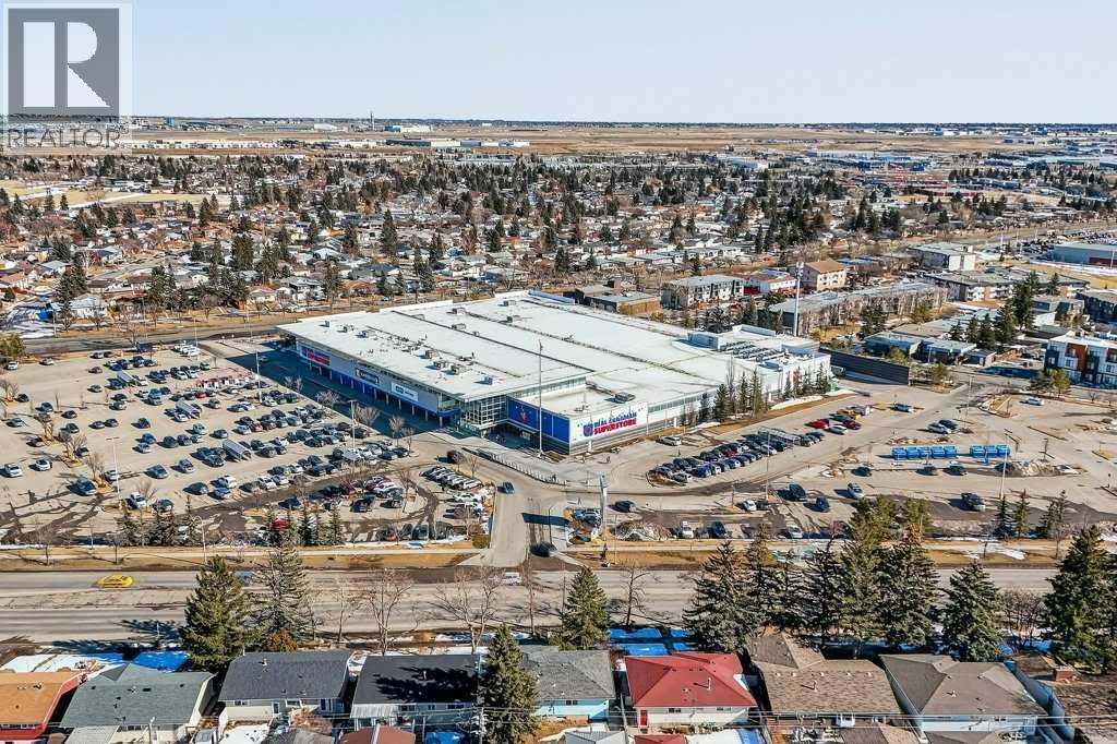 Single Family House for Sale in    Avenue NW Huntington Hills Calgary 