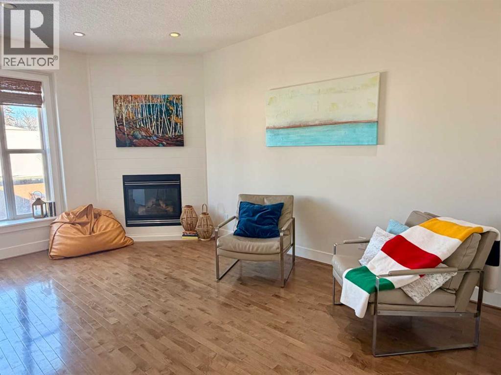 Single Family House for Sale in   Avenue NW Mount Pleasant Calgary 