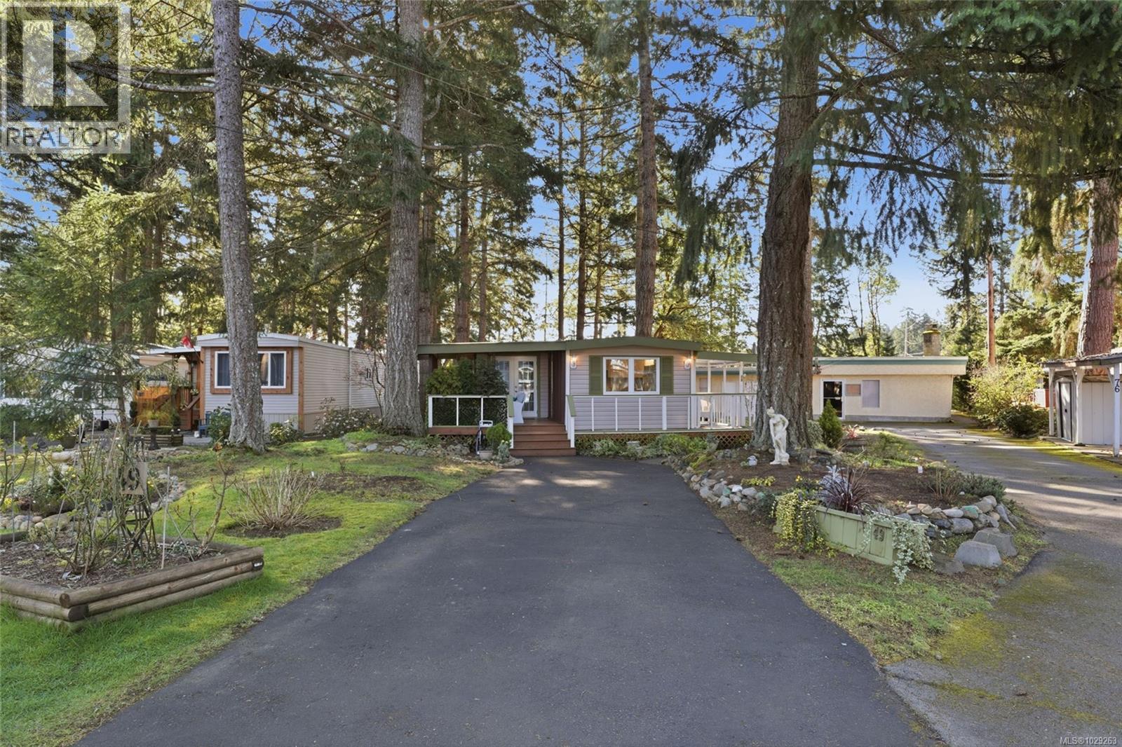 #49 1247 Arbutus Rd - 12