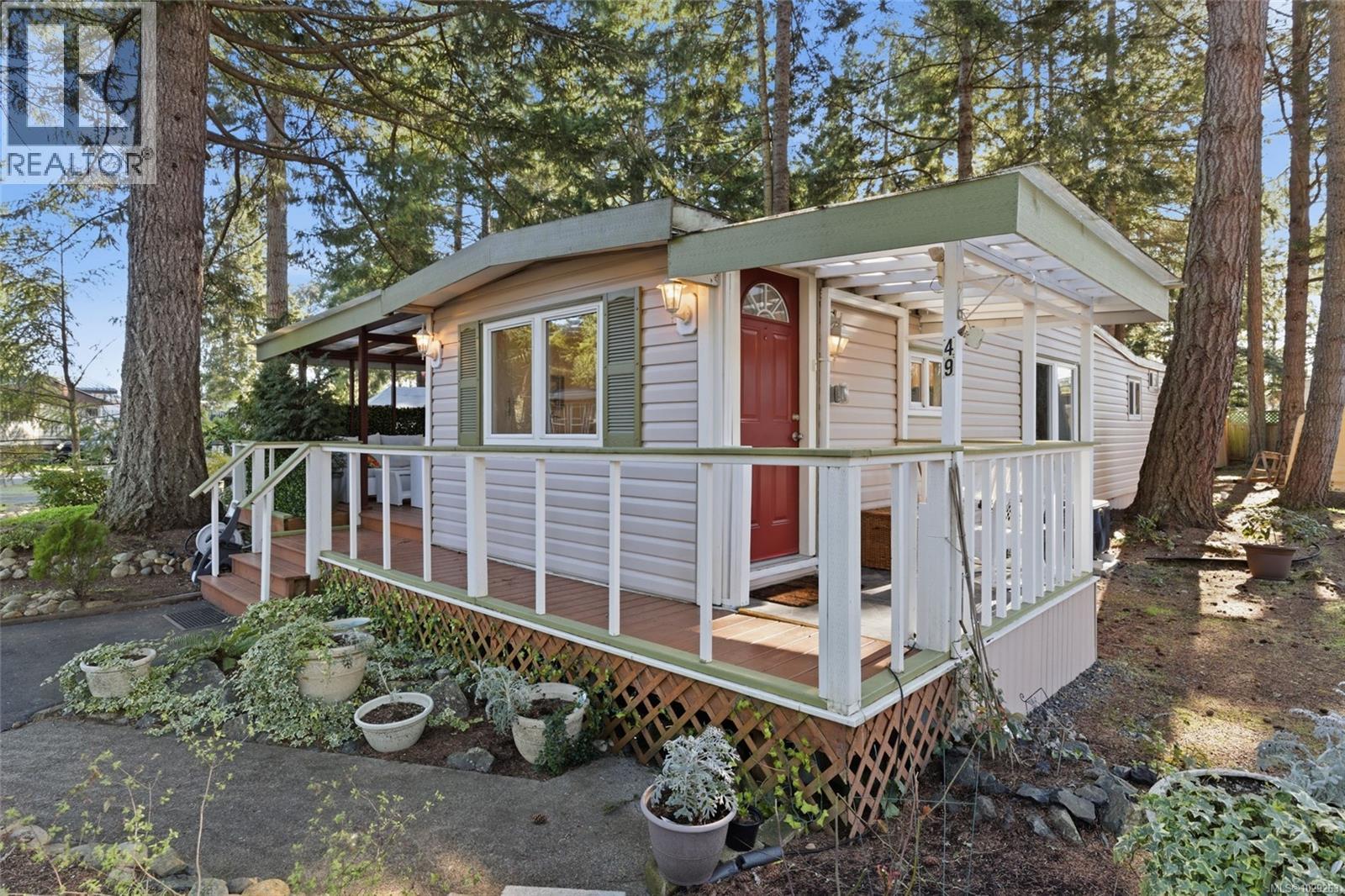 #49 1247 ARBUTUS RD - 13