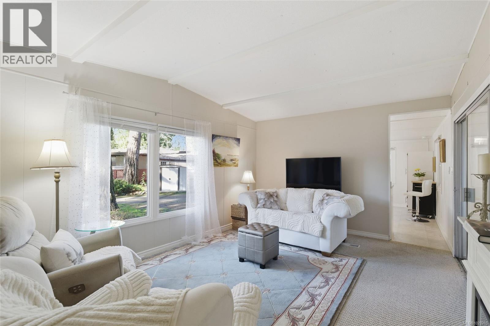 #49 1247 ARBUTUS RD - 14