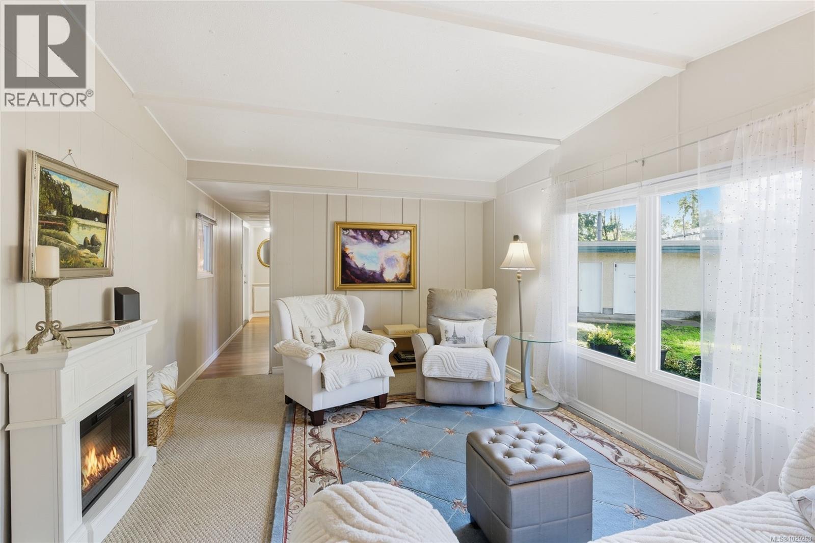 #49 1247 ARBUTUS RD - 15