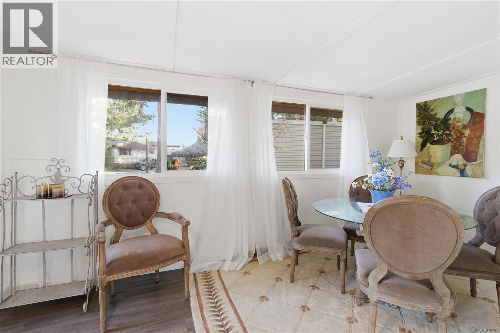 #49 1247 ARBUTUS RD - 19