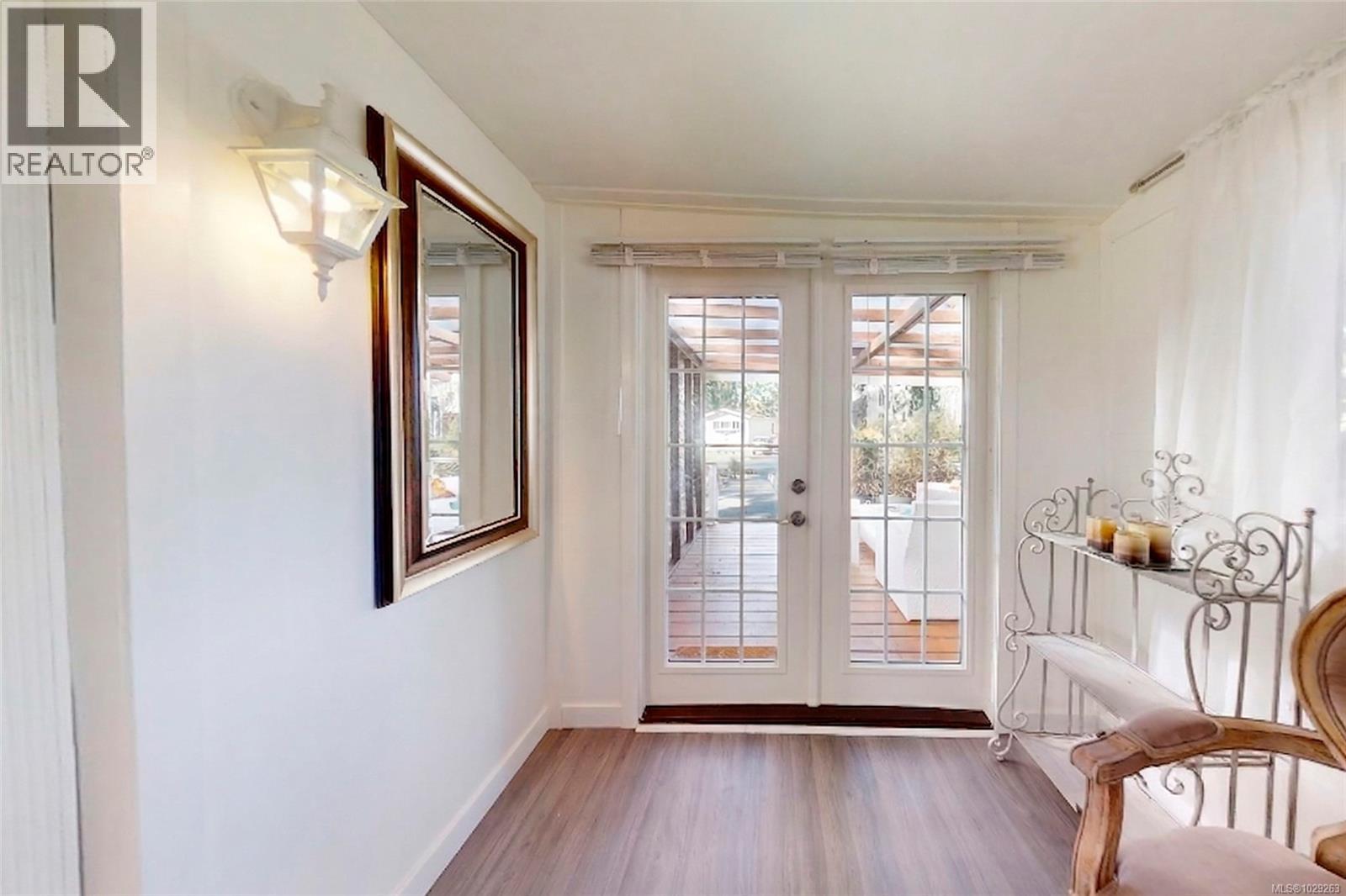 #49 1247 ARBUTUS RD - 20