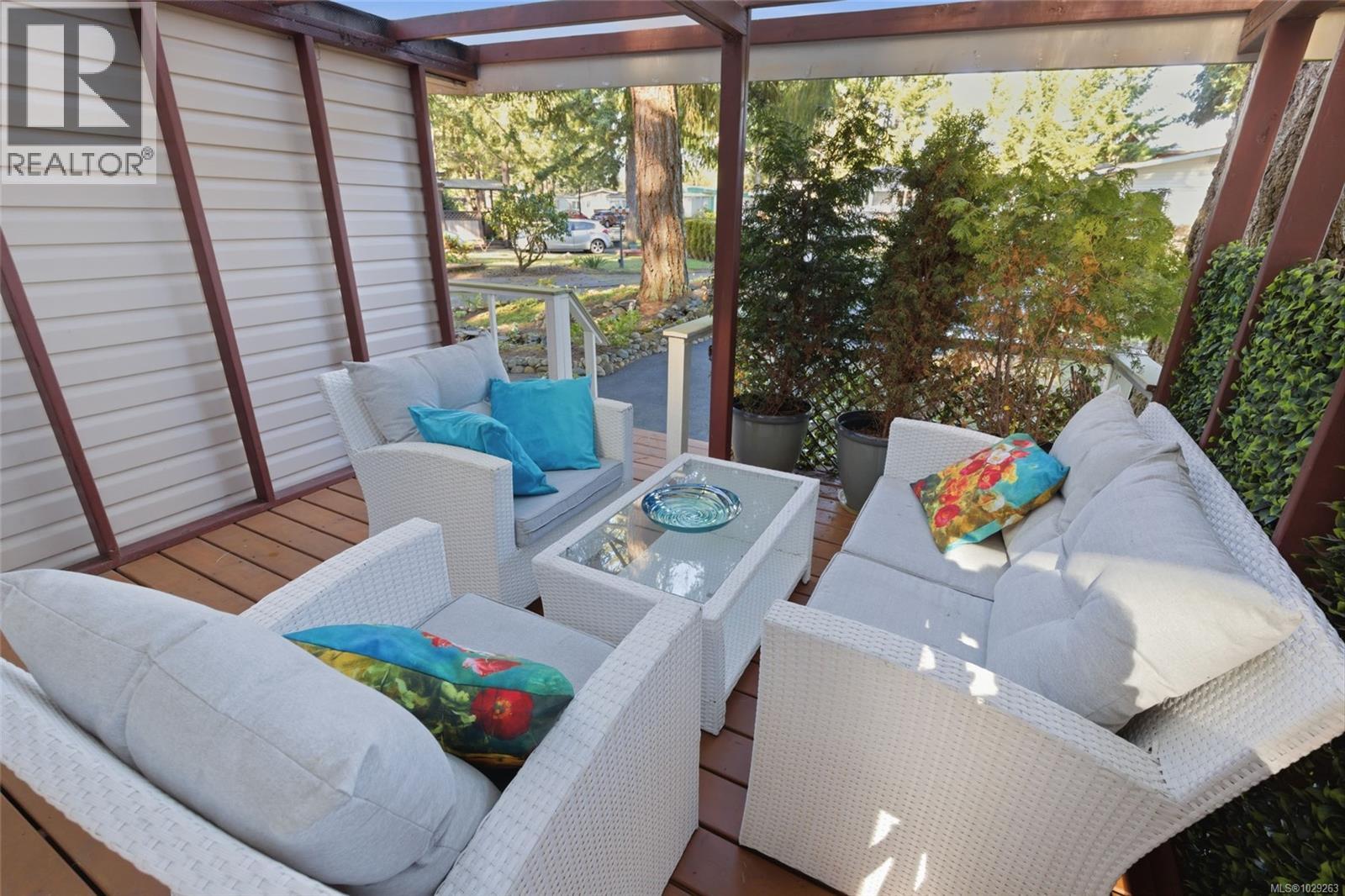 #49 1247 Arbutus Rd - 21