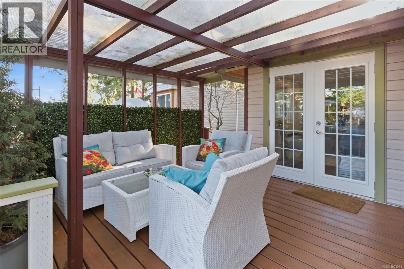 #49 1247 Arbutus Rd - 4
