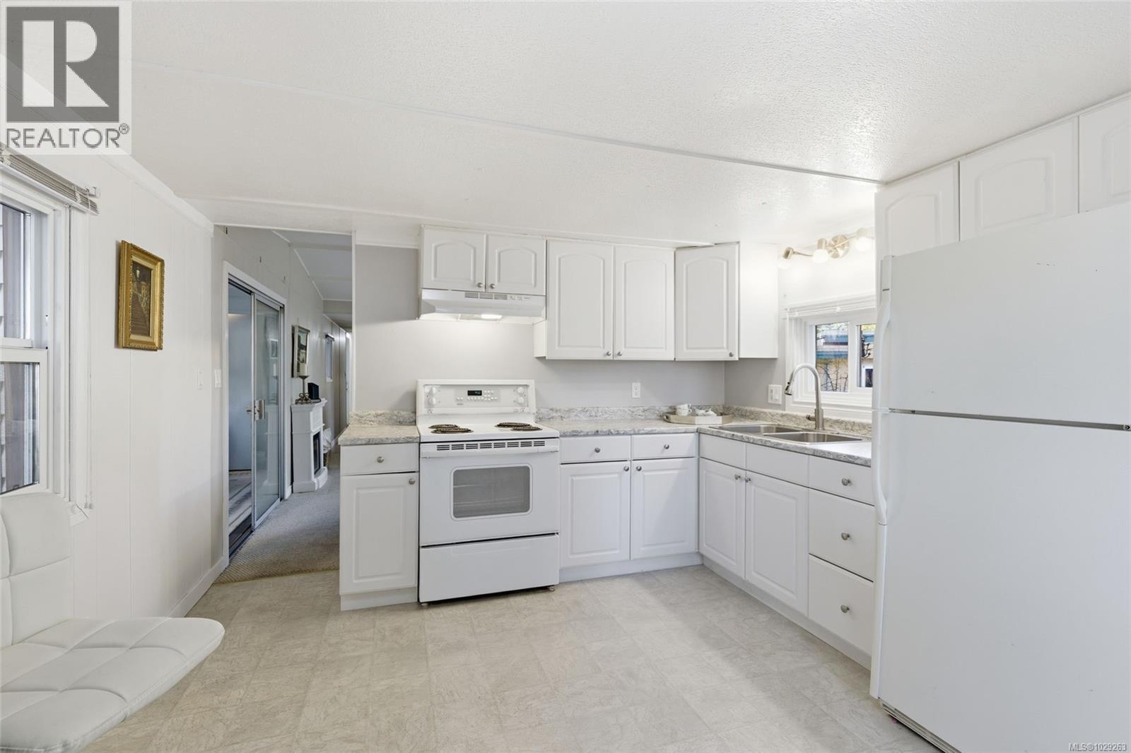 #49 1247 Arbutus Rd - 6