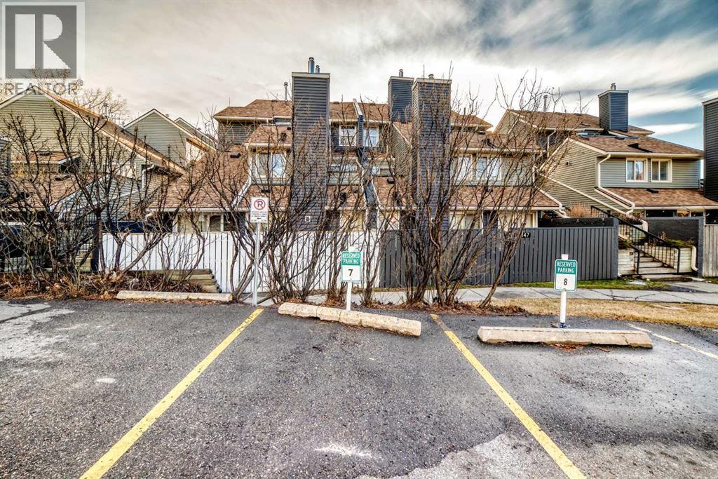 Single Family House for Sale in   Glamis Green SW Glamorgan Calgary 