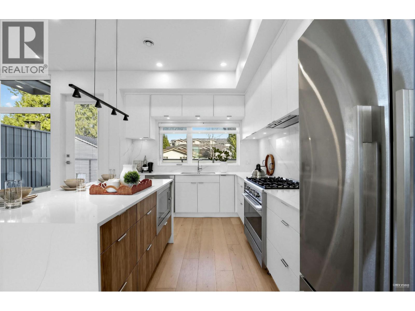 5605 RUMBLE STREET, Burnaby