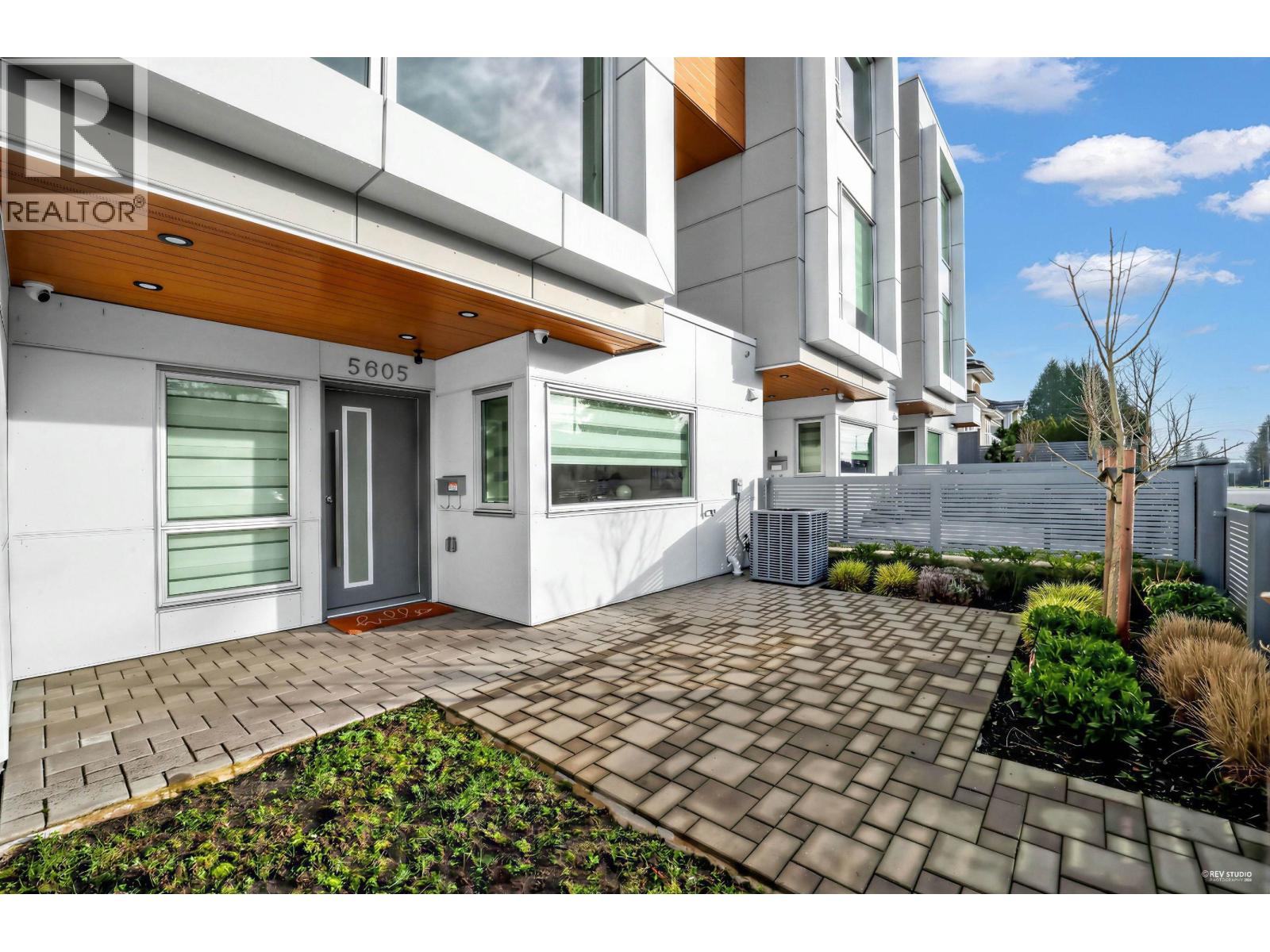 5605 RUMBLE Street - photo 2