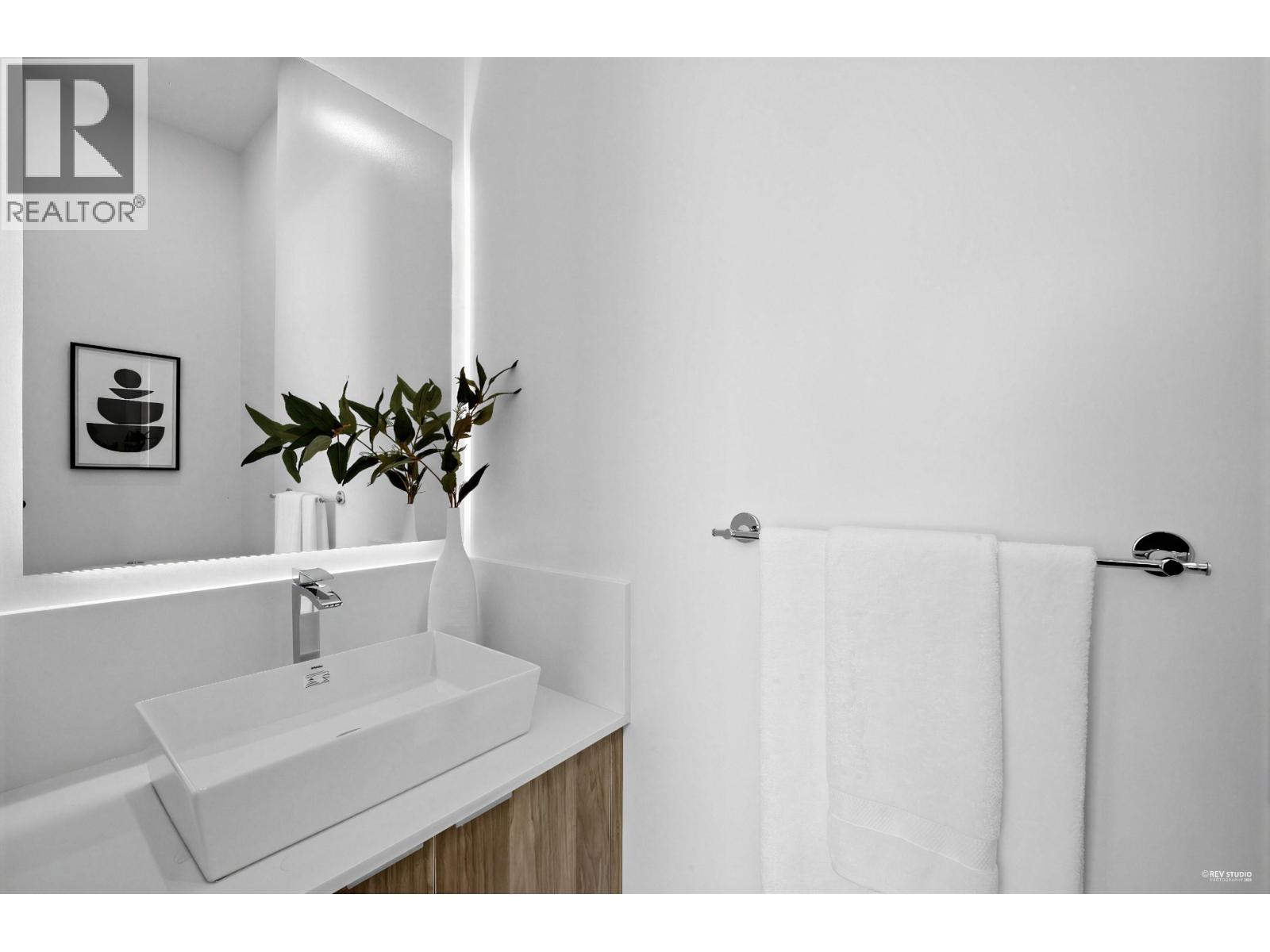 5605 RUMBLE STREET, Burnaby