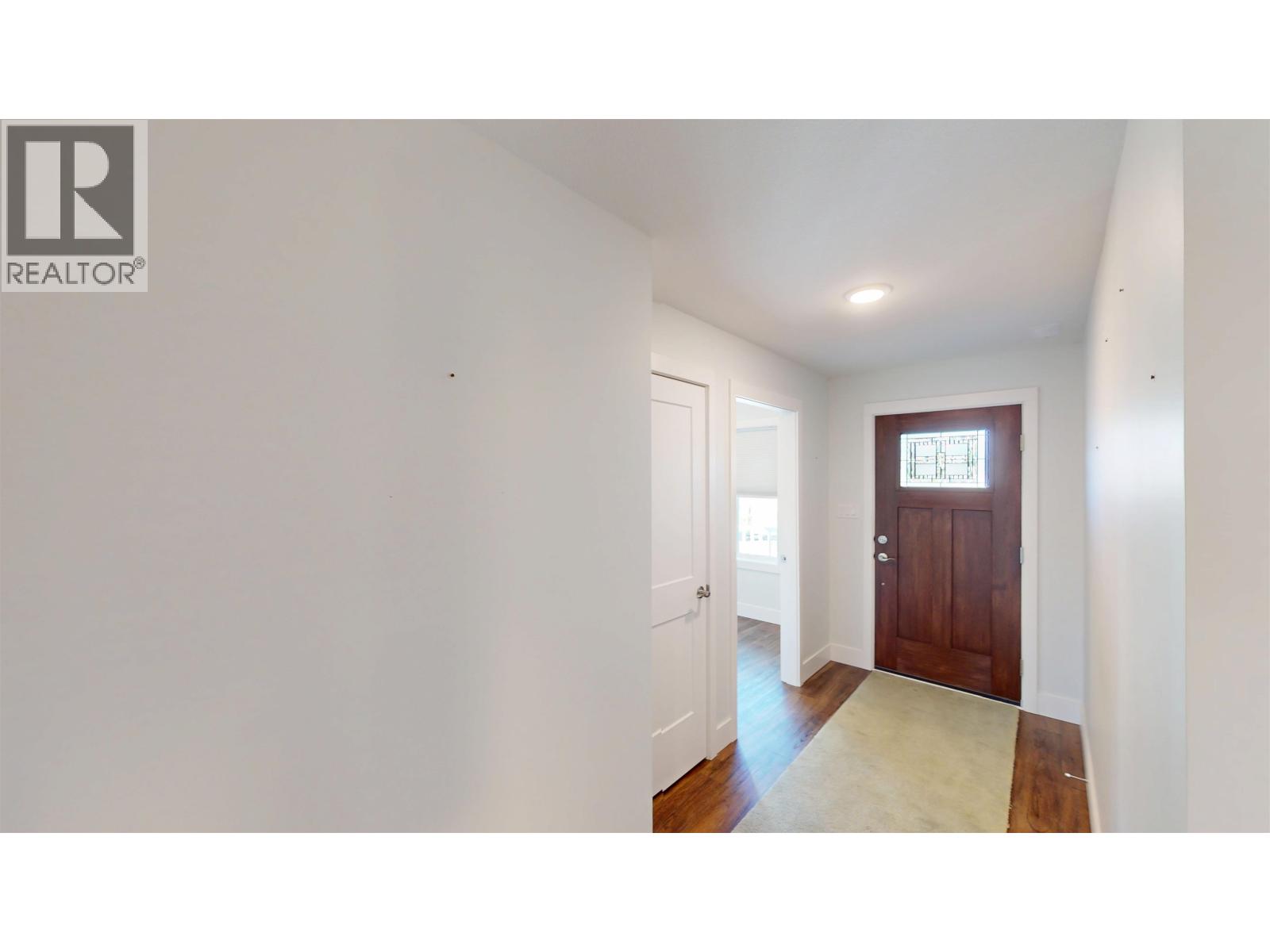 370 SANDHILL CRESCENT - 5