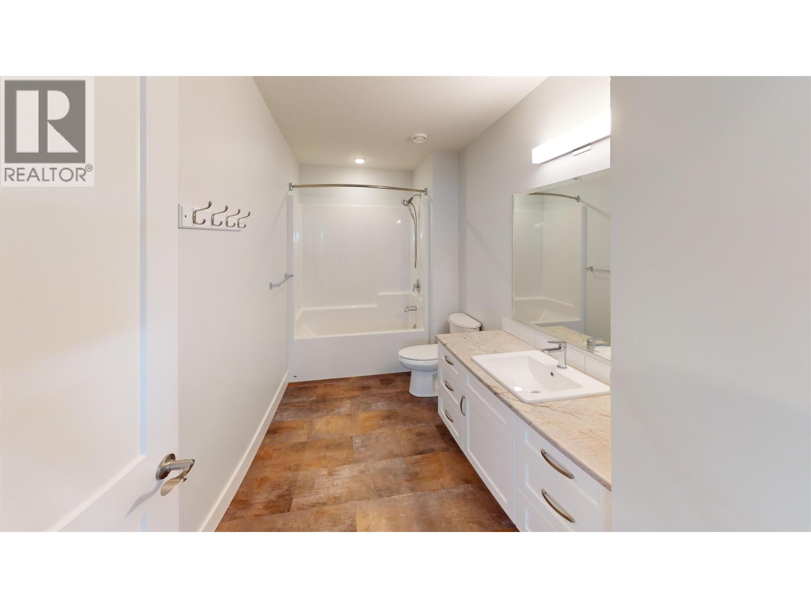 370 SANDHILL CRESCENT - 16