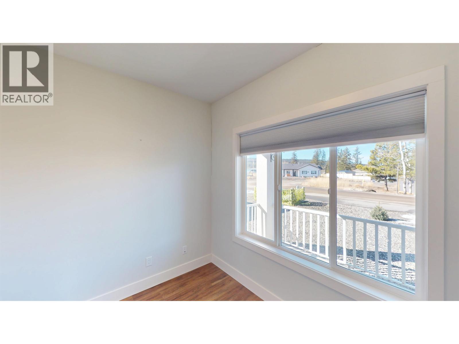 370 SANDHILL CRESCENT - 17