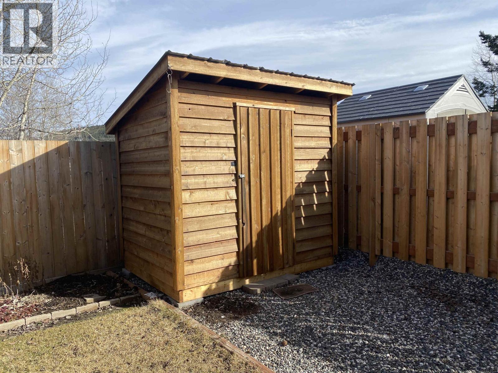 370 SANDHILL CRESCENT - 27