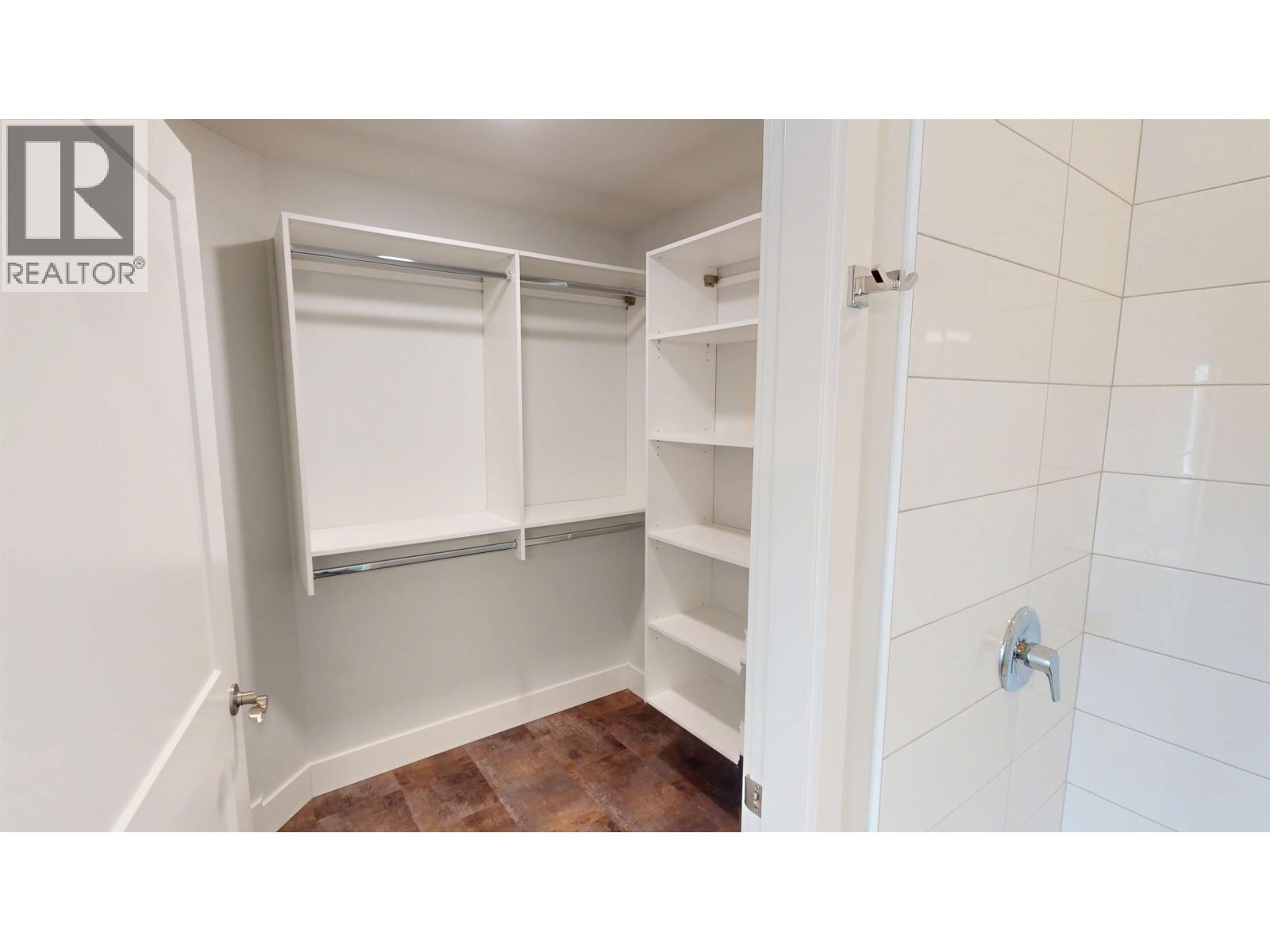 370 SANDHILL CRESCENT - 14