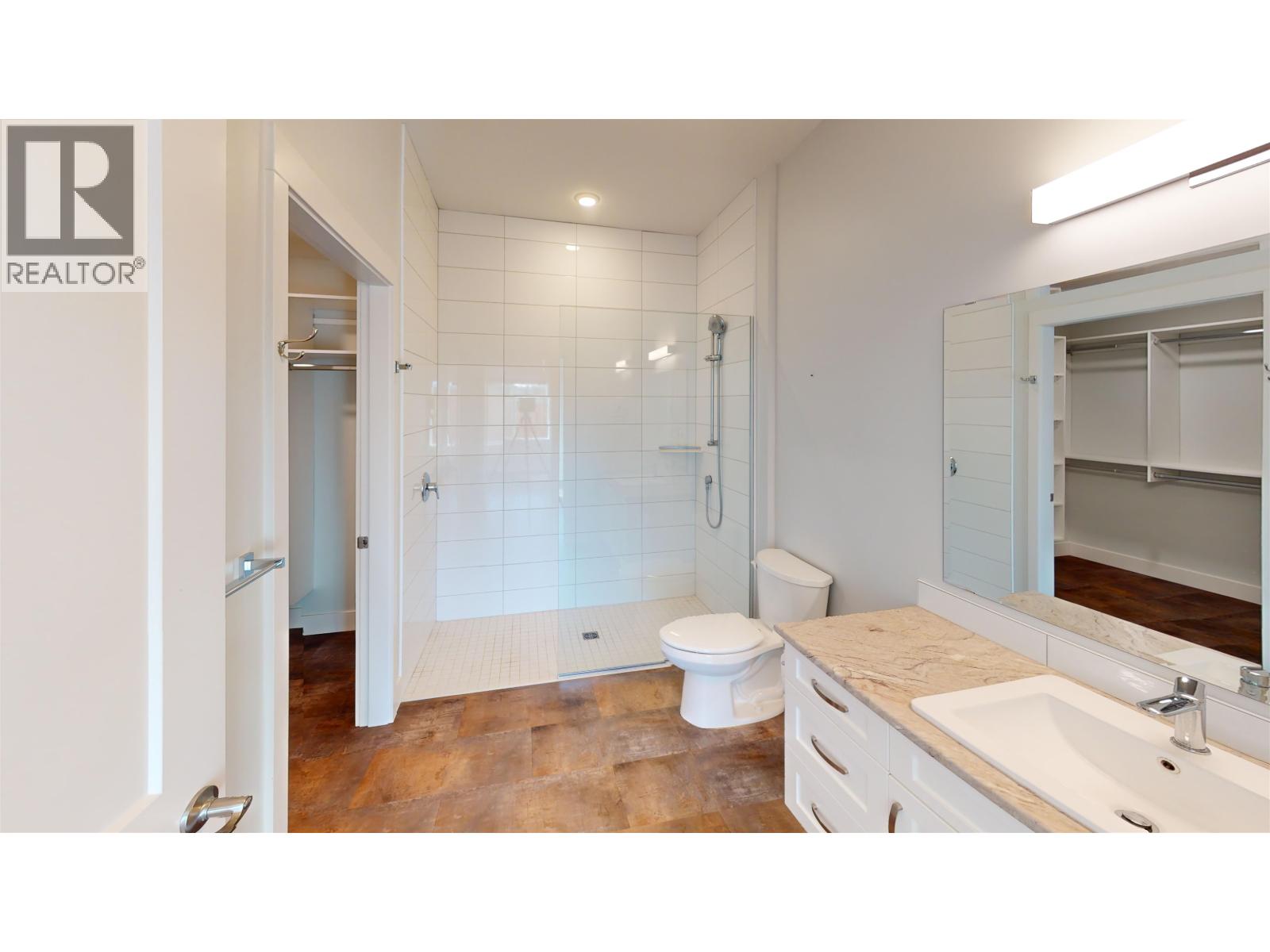 370 SANDHILL CRESCENT - 13