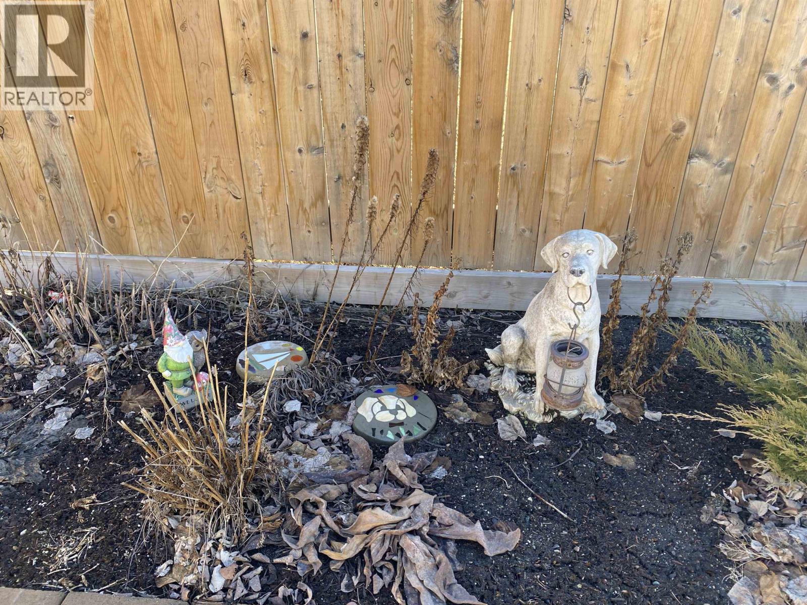 370 SANDHILL CRESCENT - 25