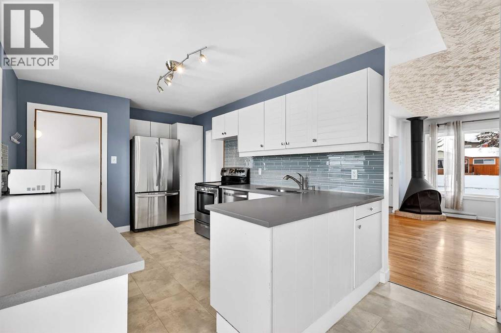 Single Family House Bungalow for Sale in  Hillary Crescent SW Haysboro Calgary 