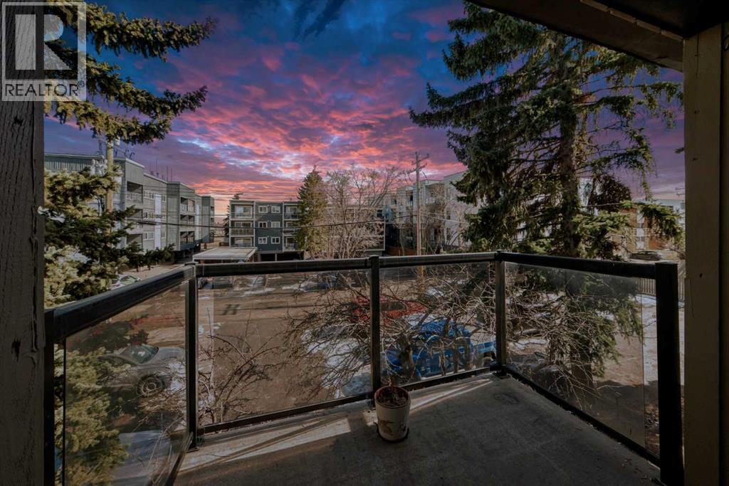 Single Family House Multi-level for Sale in   A Street NE Renfrew Calgary 