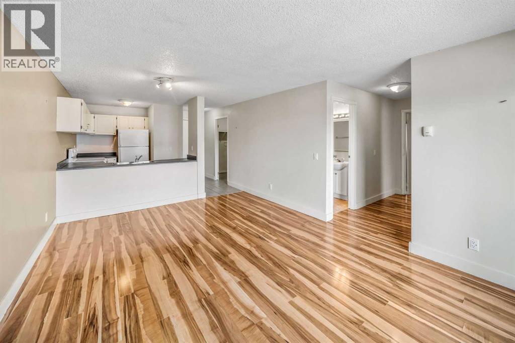 Single Family House for Sale in    Street SW Killarney/Glengarry Calgary 