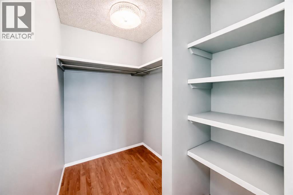 Single Family House Multi-level for Sale in   A Street NE Renfrew Calgary 