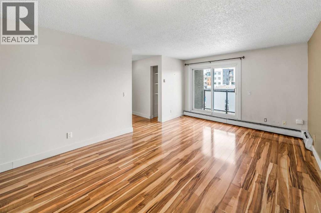 Single Family House for Sale in    Street SW Killarney/Glengarry Calgary 