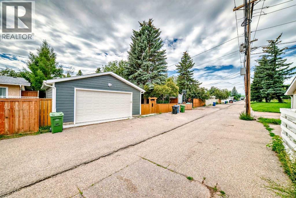 Single Family House Bungalow for Sale in   Avenue SE Willow Park Calgary 