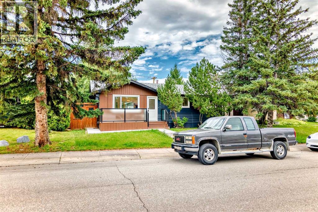 Single Family House Bungalow for Sale in   Avenue SE Willow Park Calgary 