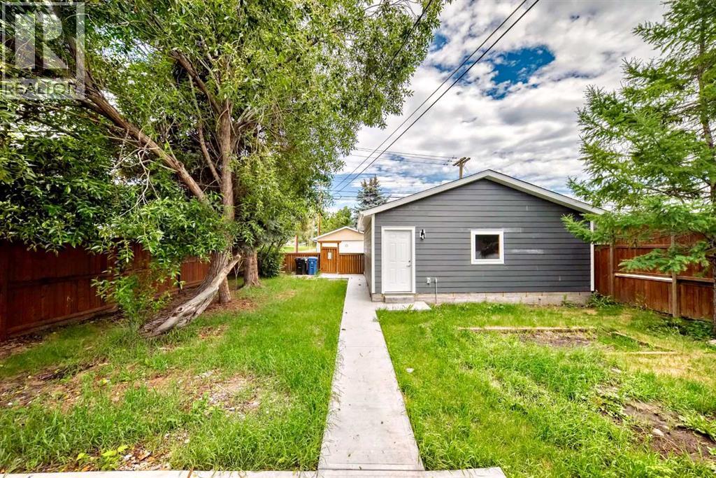 Single Family House Bungalow for Sale in   Avenue SE Willow Park Calgary 