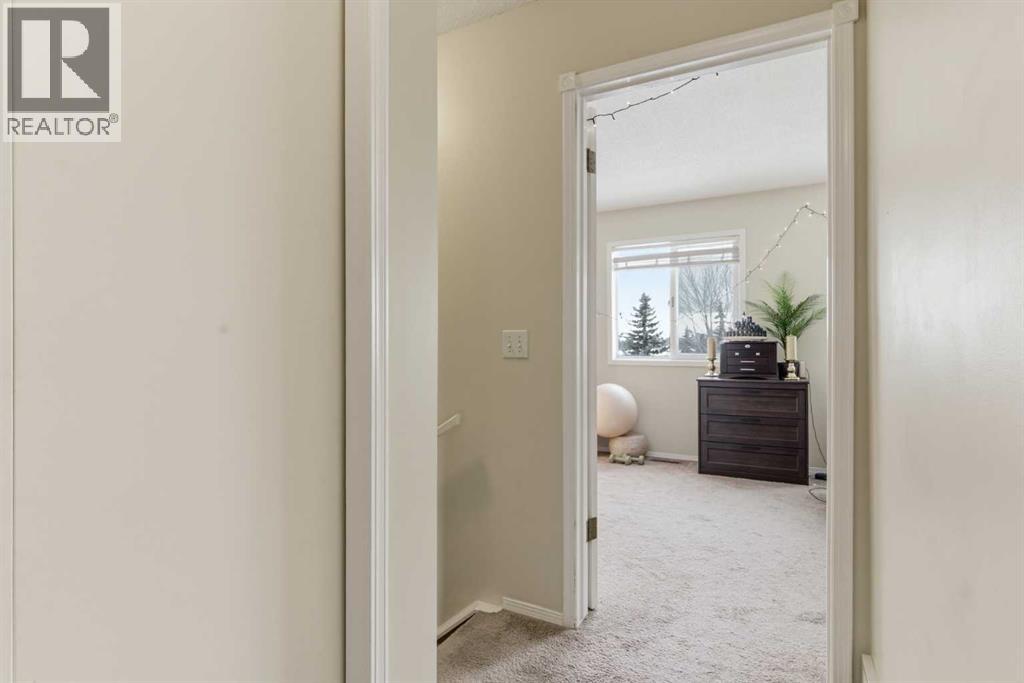 Single Family House for Sale in  Abbeydale Villas NE Abbeydale Calgary 