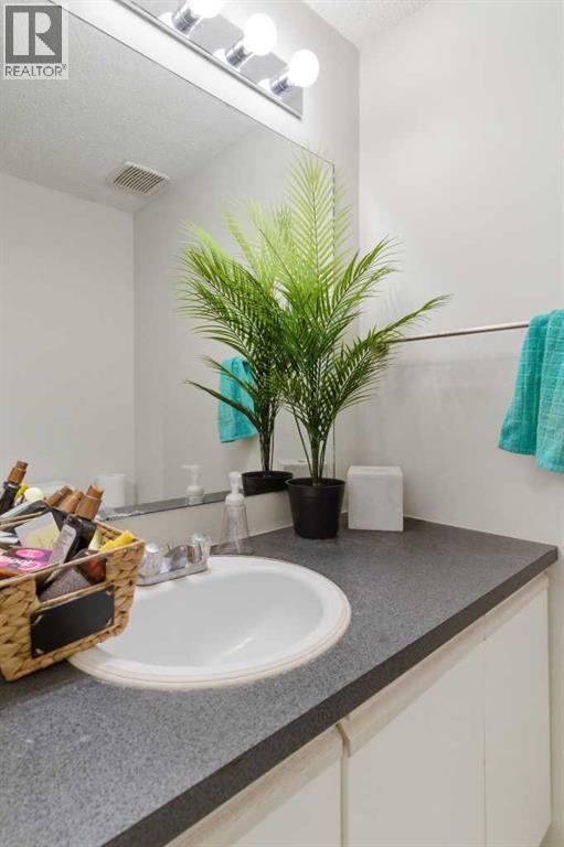 Single Family House for Sale in  Abbeydale Villas NE Abbeydale Calgary 