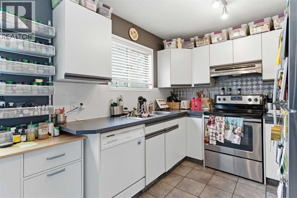 Single Family House for Sale in  Abbeydale Villas NE Abbeydale Calgary 