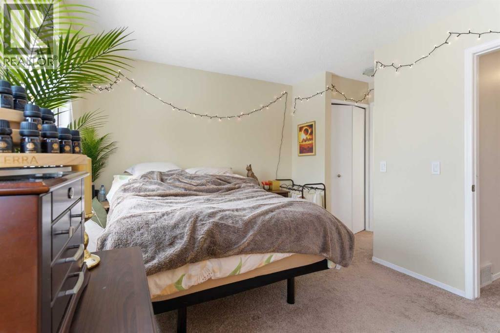 Single Family House for Sale in  Abbeydale Villas NE Abbeydale Calgary 