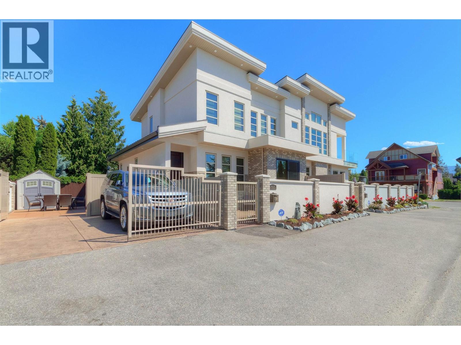  2571 Abbott Street, Kelowna