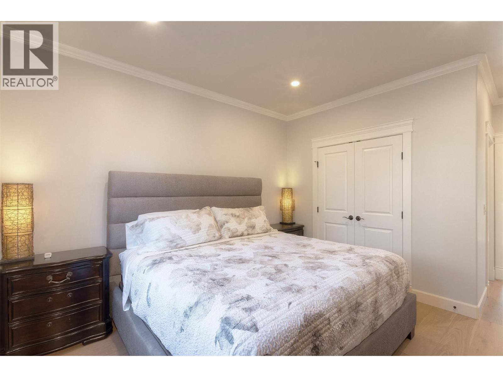 2571 Abbott Street, Kelowna