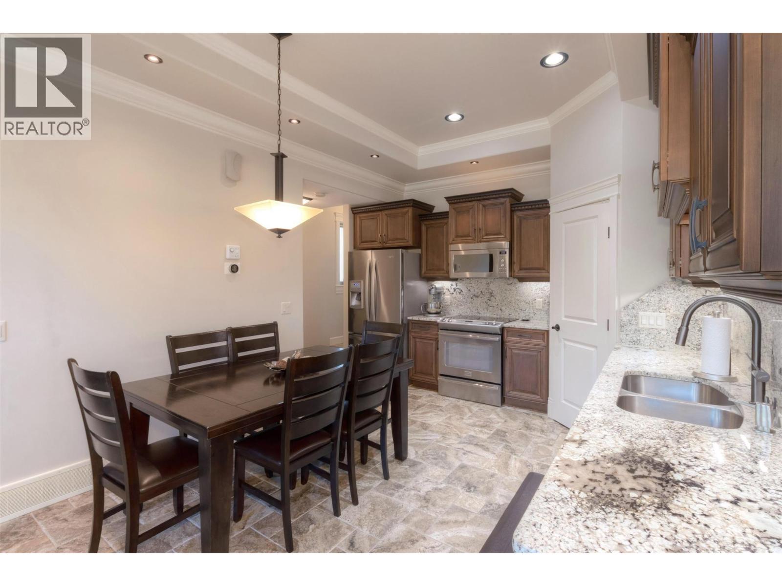 2571 Abbott Street, Kelowna