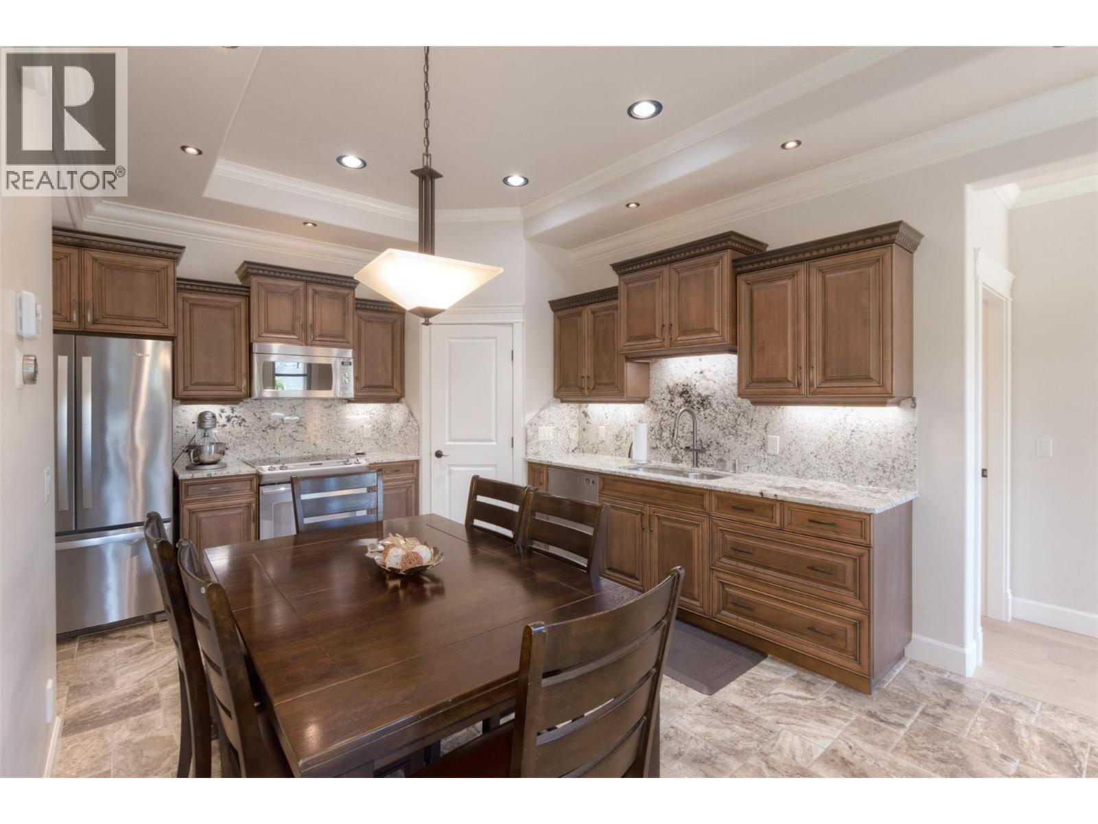 2571 Abbott Street, Kelowna