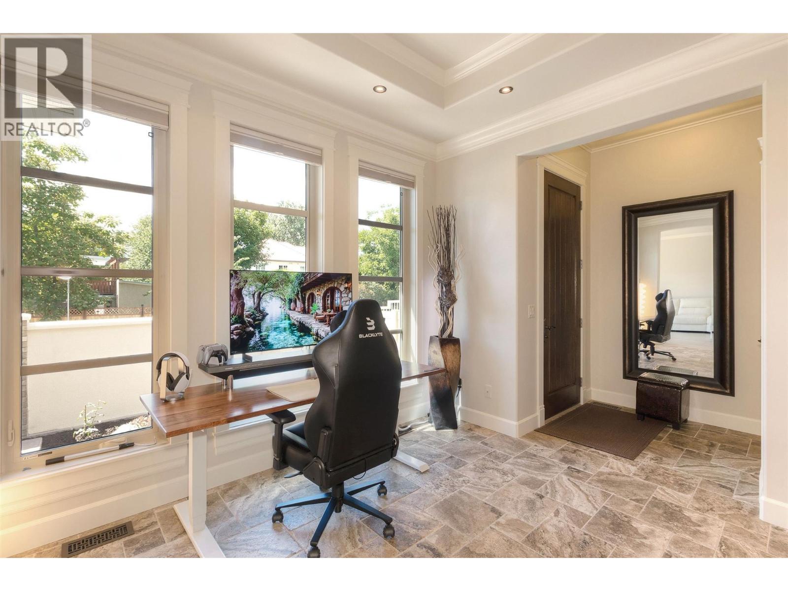 2571 Abbott Street, Kelowna