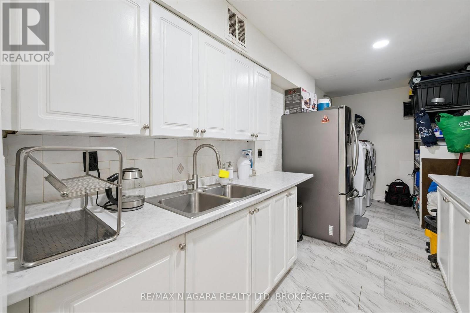 #2306 340 DIXON ROAD - 10