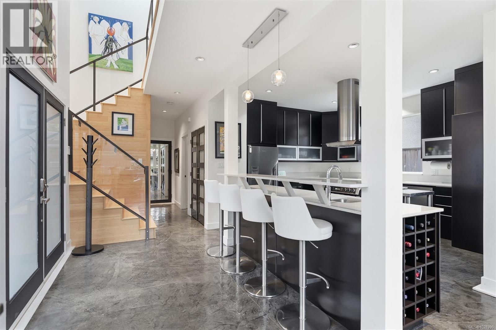 838 OLD ESQUIMALT RD - 7