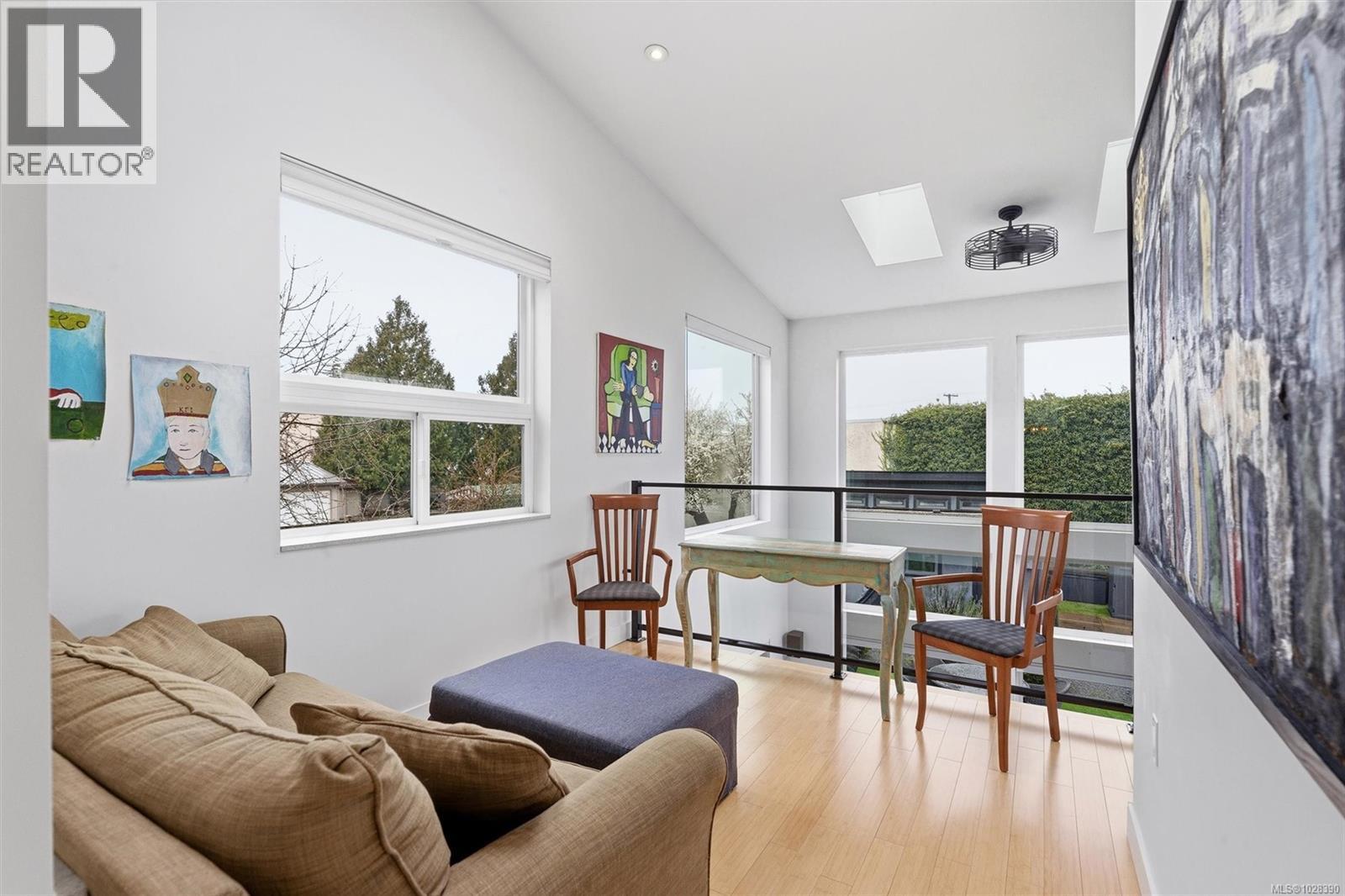 838 Old Esquimalt Rd - 24