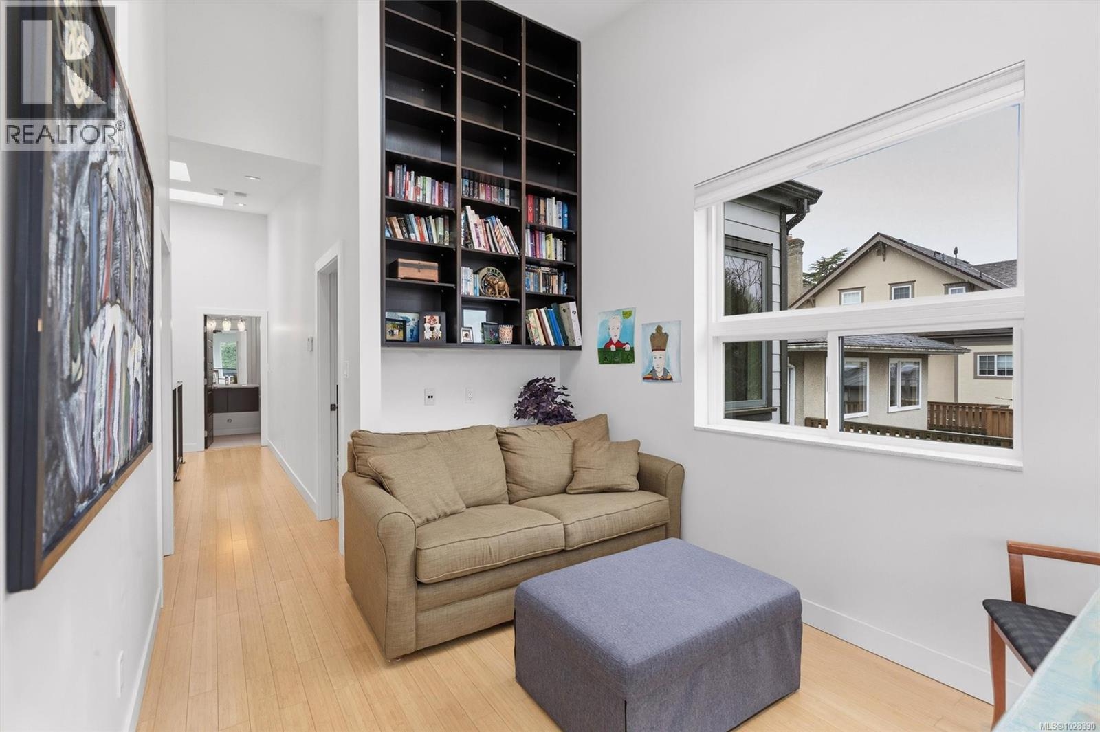 838 Old Esquimalt Rd - 26