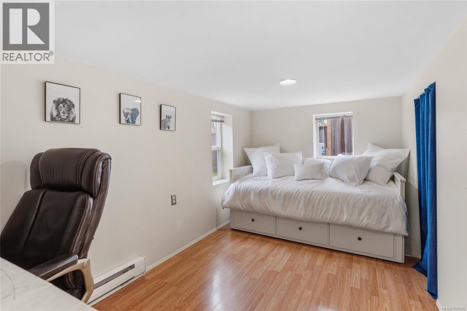 838 Old Esquimalt Rd - 62