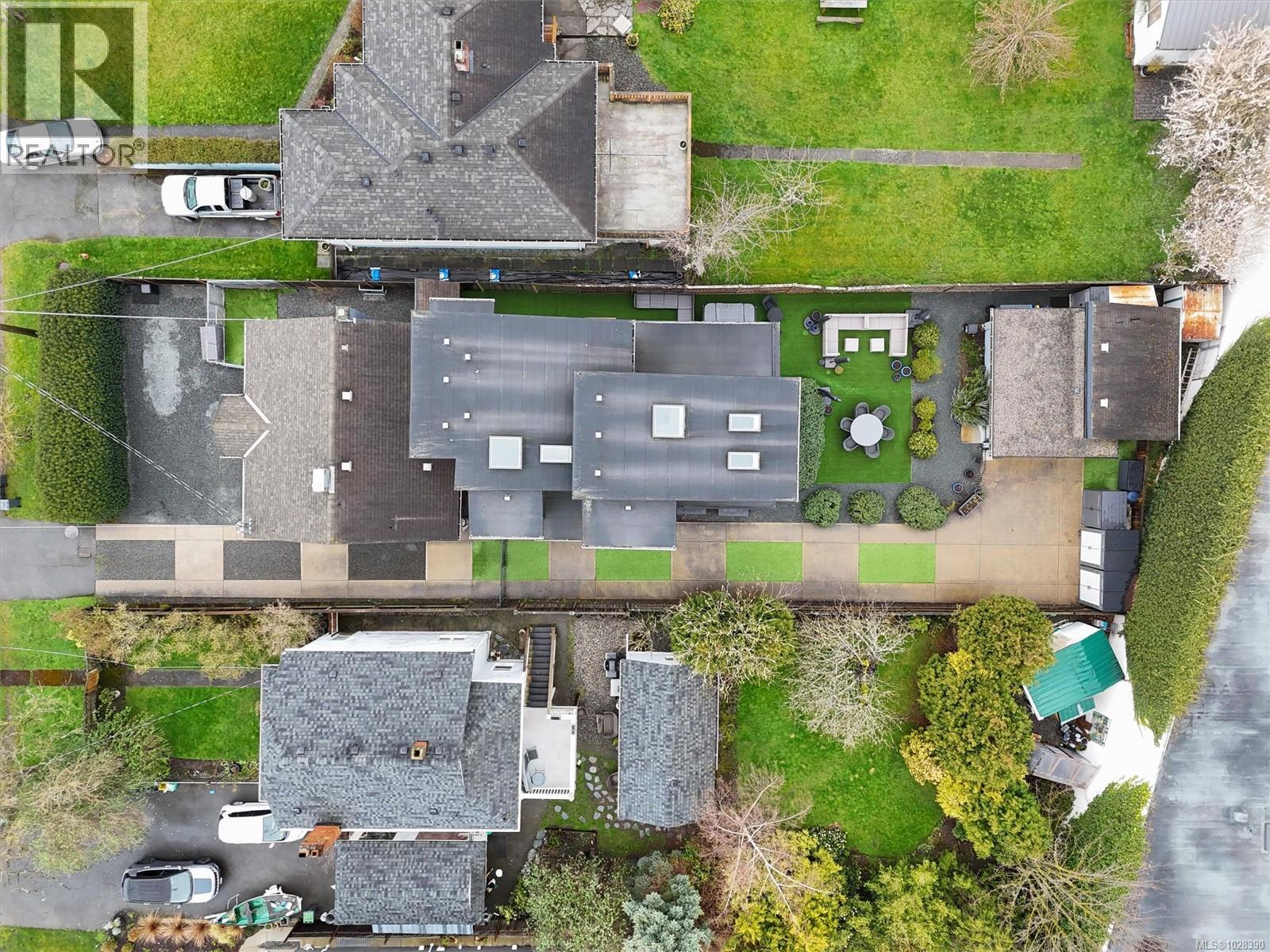 838 Old Esquimalt Rd - 72